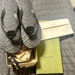 Gucci Rubber Flip Flops